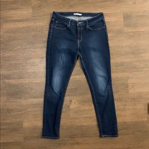 LEVIS Medium Wash 711 Skinny Jean